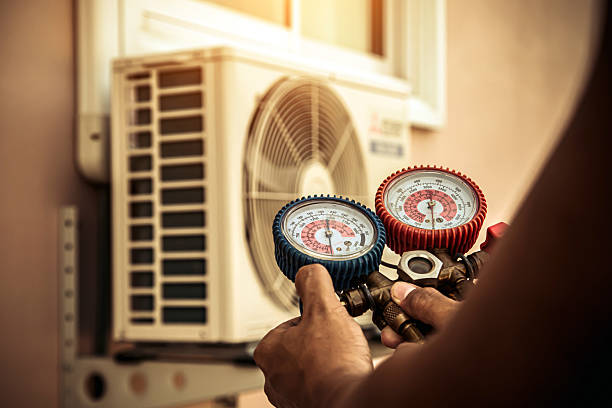 Professional Hvac technician working in Spring Valley, OH